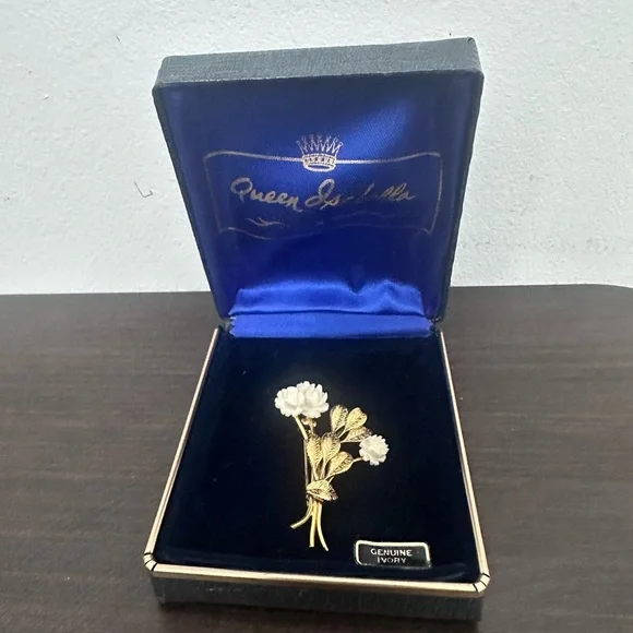 Vintage Gold and White Floral Brooch by Vintage - Picture 1 of 8